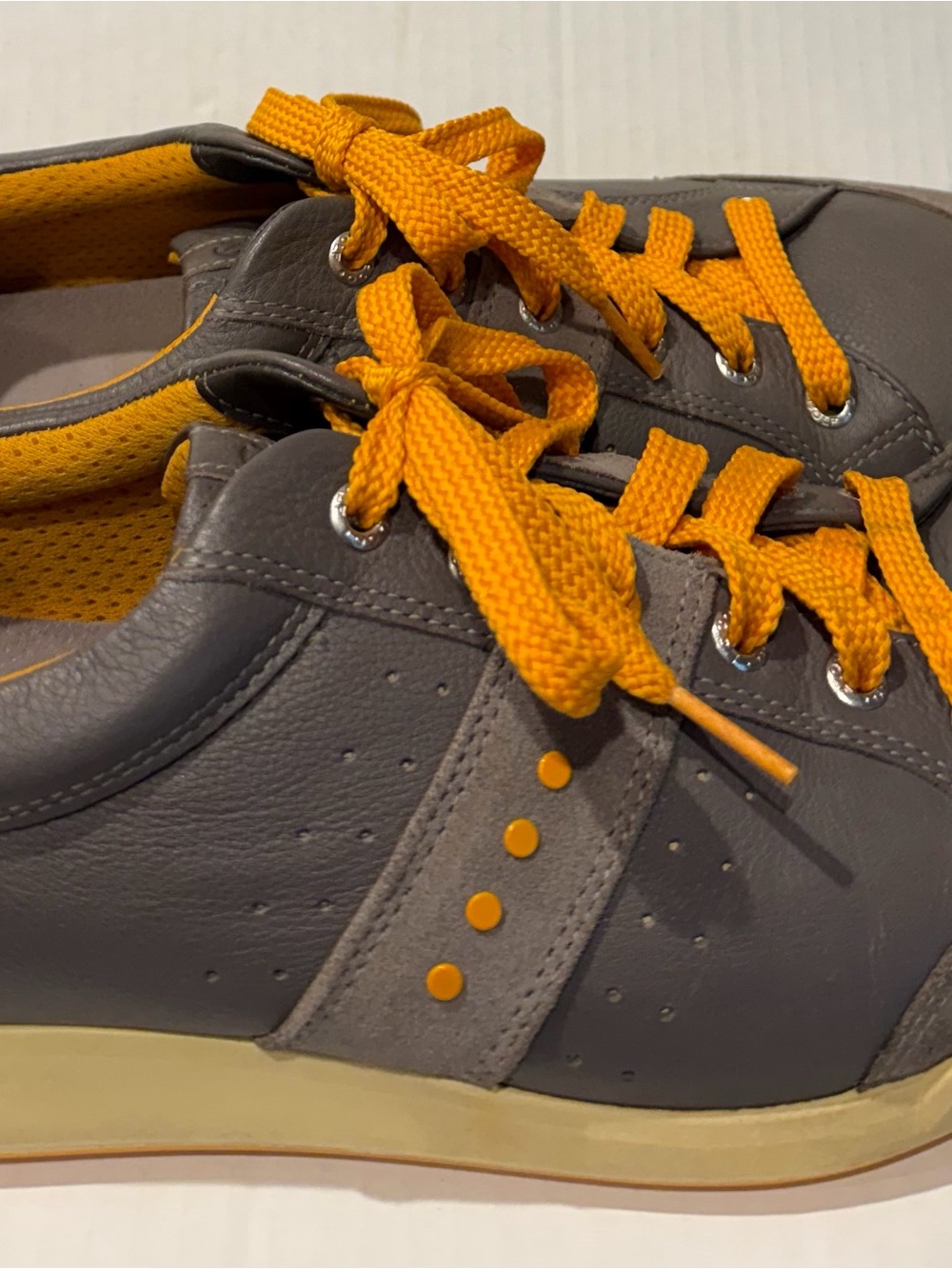 Ecco Men Street Retro Hybrid Spikeless Golf Shoe Gray Orange Leather EU 45